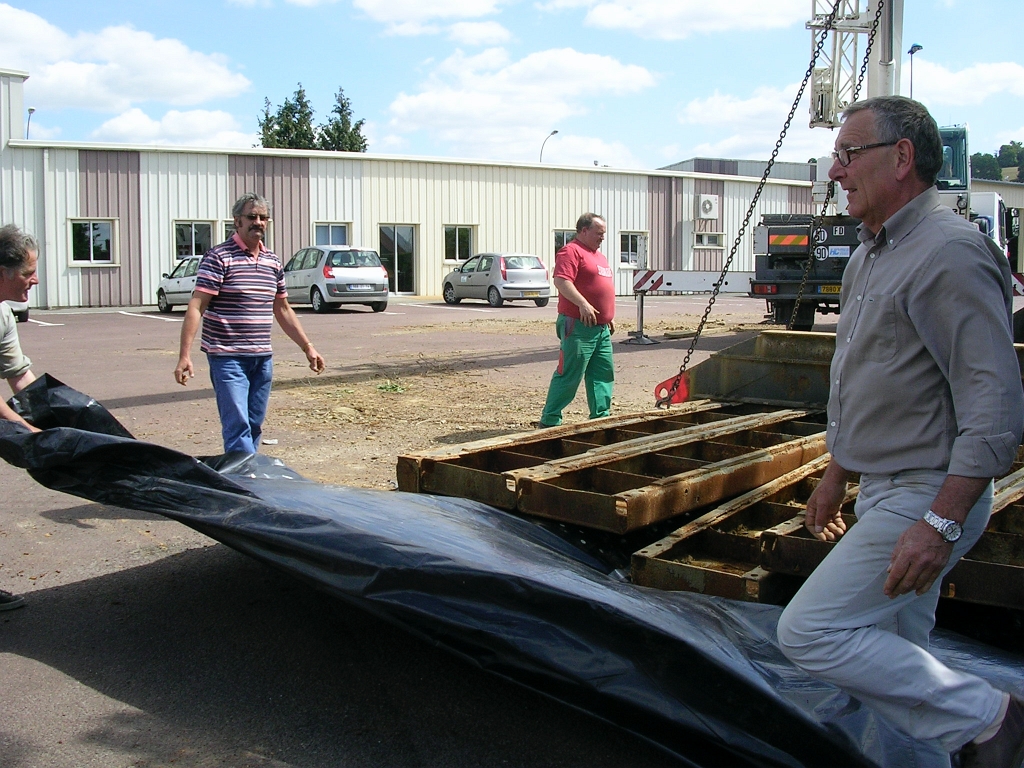 20110601 WHALE:BALEINE 2 Arrives in Vire From Brécey 32.jpg